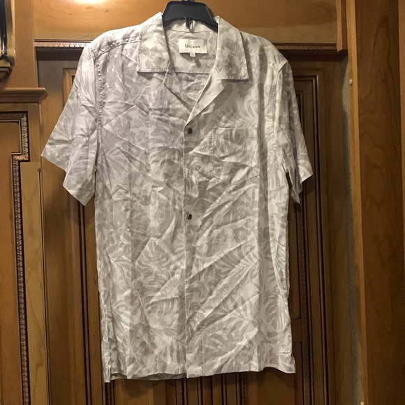 NWOT CREATE UNISON CAMP SHIRT IN GREY FLORAL PRINT Size Small - Picture 4 of 9